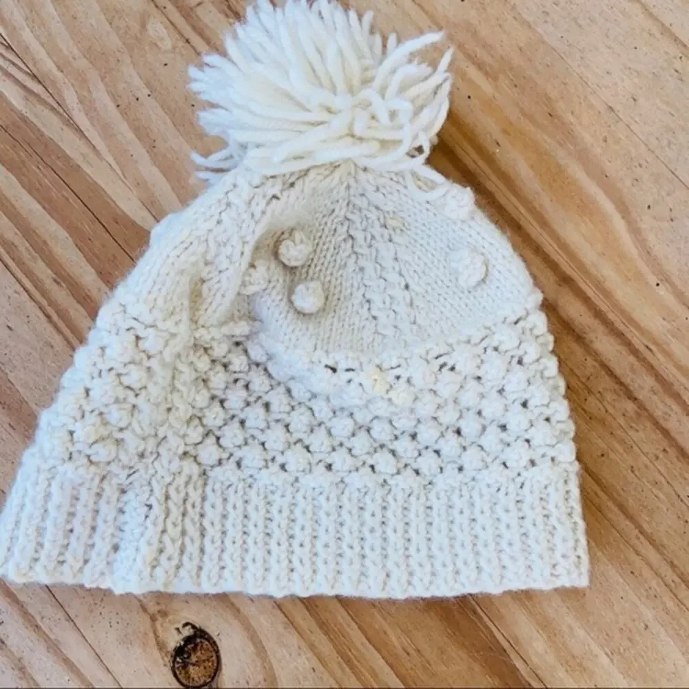 Vintage Knitted Wool Beanie with Poof Ball Bone White - Picture 1 of 4